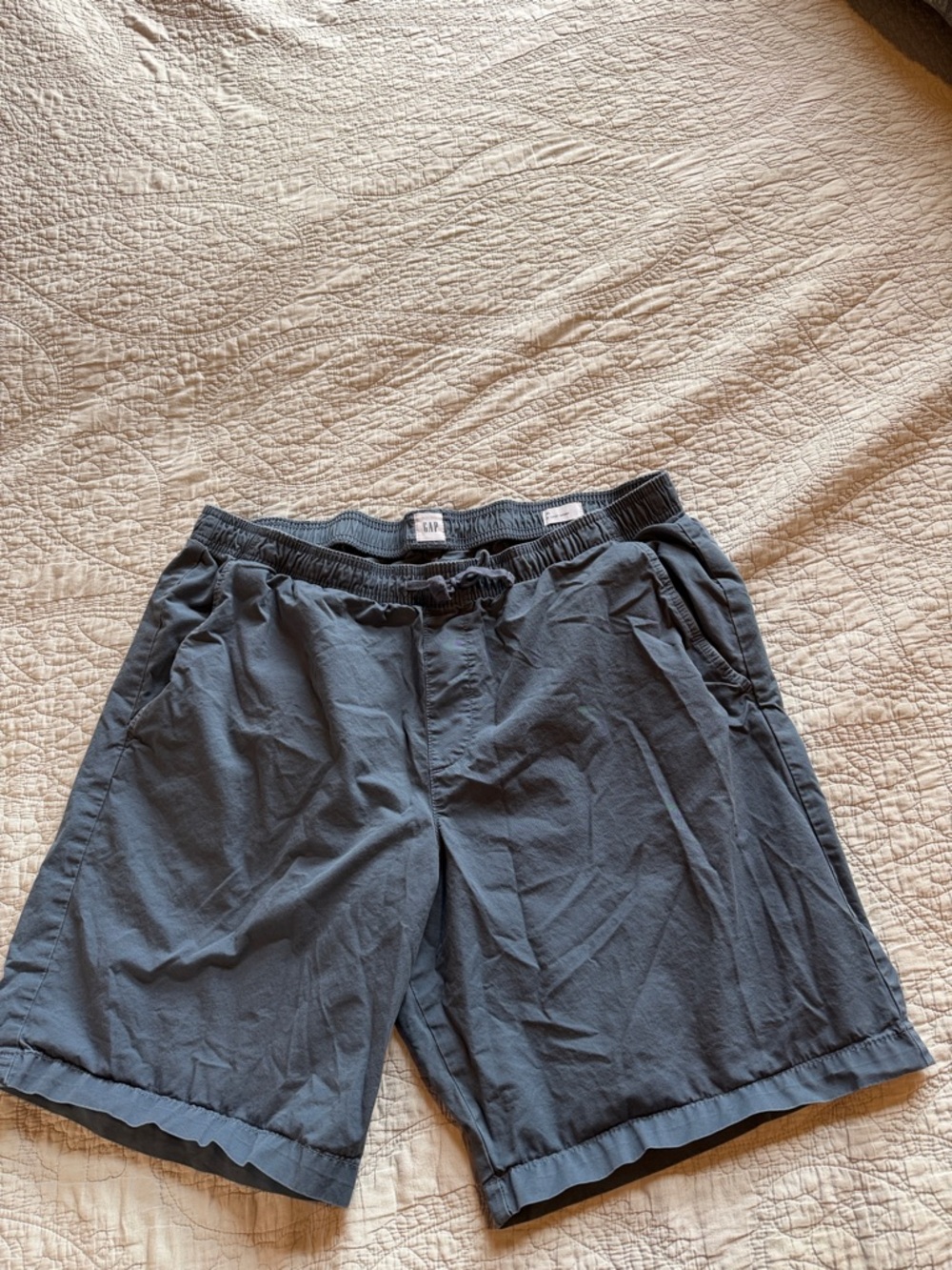 Gap Men's Easy Shorts - Size XL - Charcoal Gray / Navy Blue